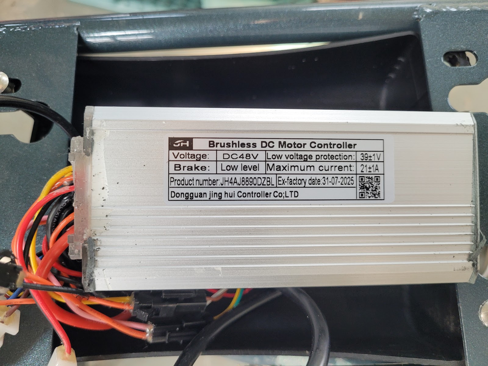 컨트롤러, 타이탄 750